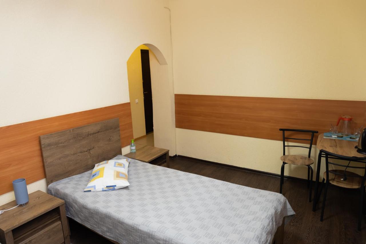 Central Bus Station Hotel 第聂伯罗彼得罗夫斯克 外观 照片